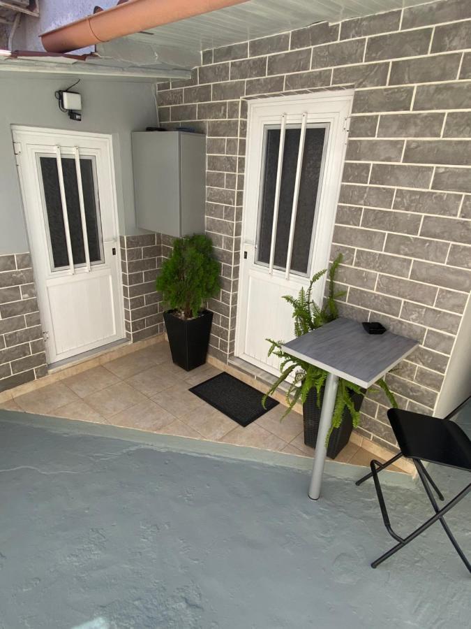 شقة Small Cosy House Lávrion المظهر الخارجي الصورة